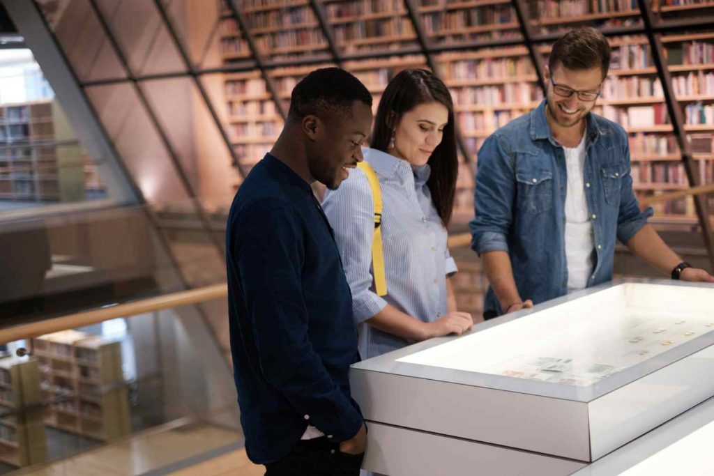 Museum profiling & treasure hunt